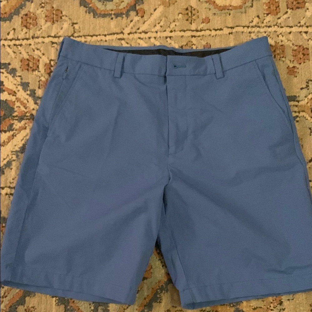 Vineyard vine’s Men's Blue Shorts size 32